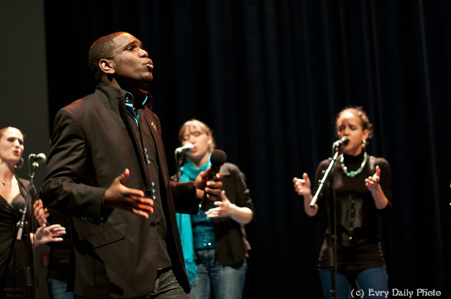 Evry Daily Photo - Telethon Evry 2010 - Concert Evry University Gospel - large - 5244028230.jpg
